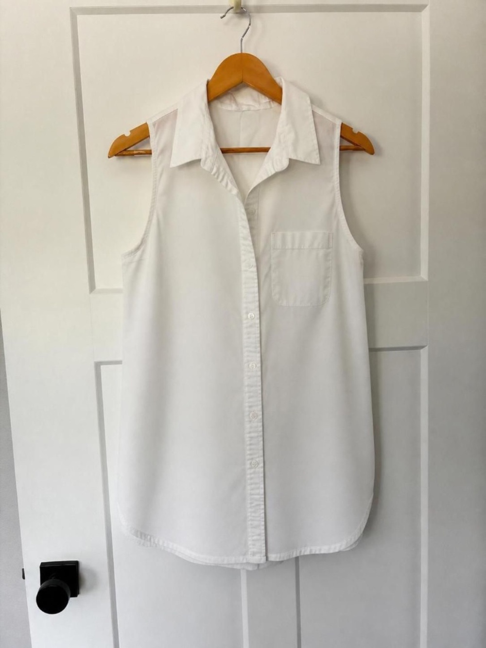 Athleta Button Up Sleeveless Shirt